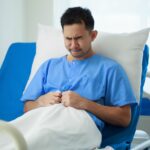 Small anal fistula condition and doctor consultation about whether fistula surgery can be delayed for a month